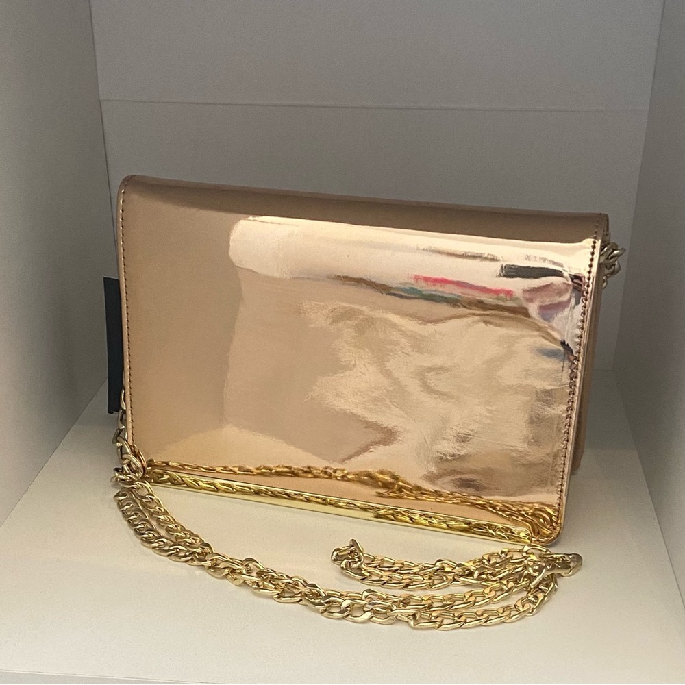 ⭐️NWT Rose Gold Crossbody Bag with Glossy Finish, Gold Chain